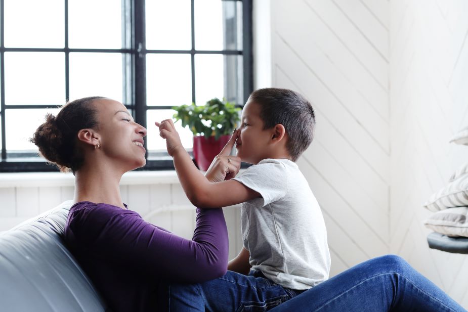 Es muy importante la cercanía de mamá con el bebé en la gestación exterior.