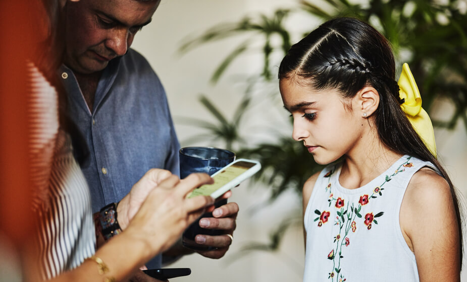 ¿Es necesario que revises las redes sociales de tus hijos?