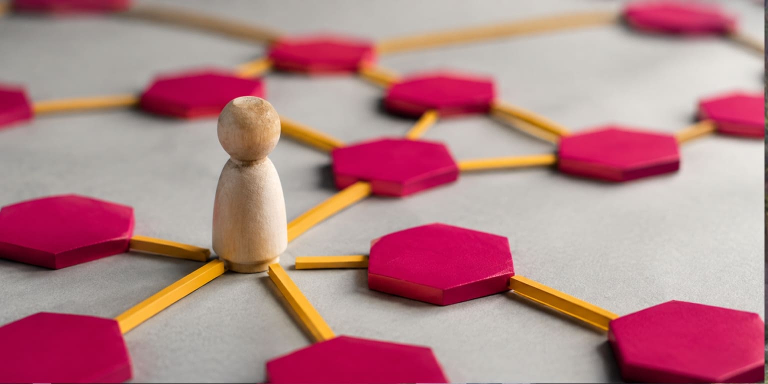 Conoce qué es y cómo elegir la mejor estructura organizacional para tu empresa.