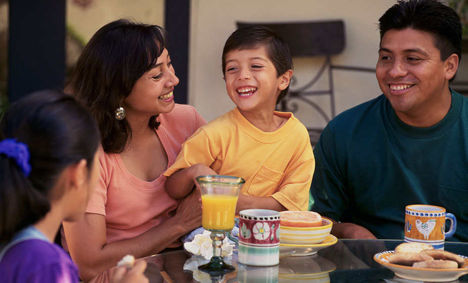 ¿Cómo heredar mi negocio a familiares cercanos?