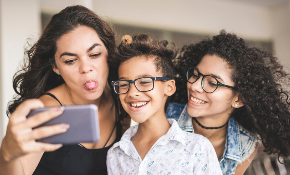 La importancia de pertenecer a un grupo en la adolescencia.