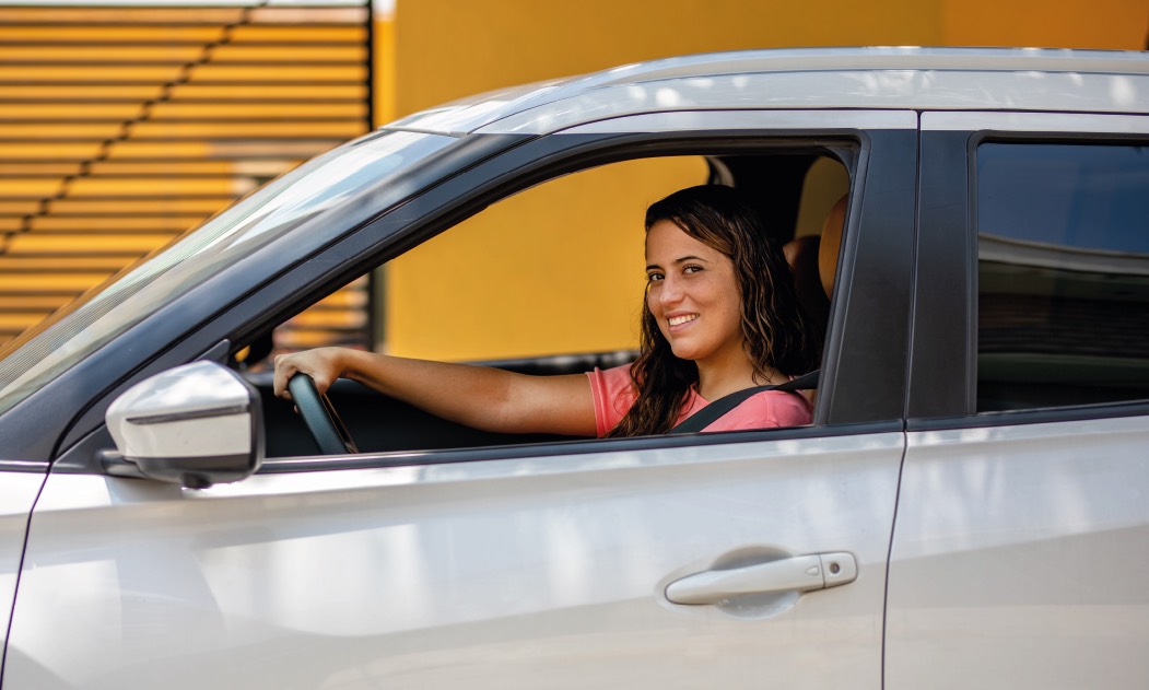 Cotiza seguro magenta para tu auto