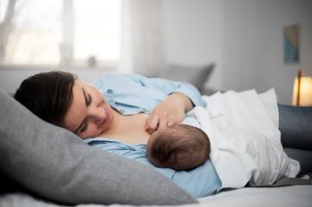 Es muy importante la cercanía de mamá con el bebé en la gestación exterior.