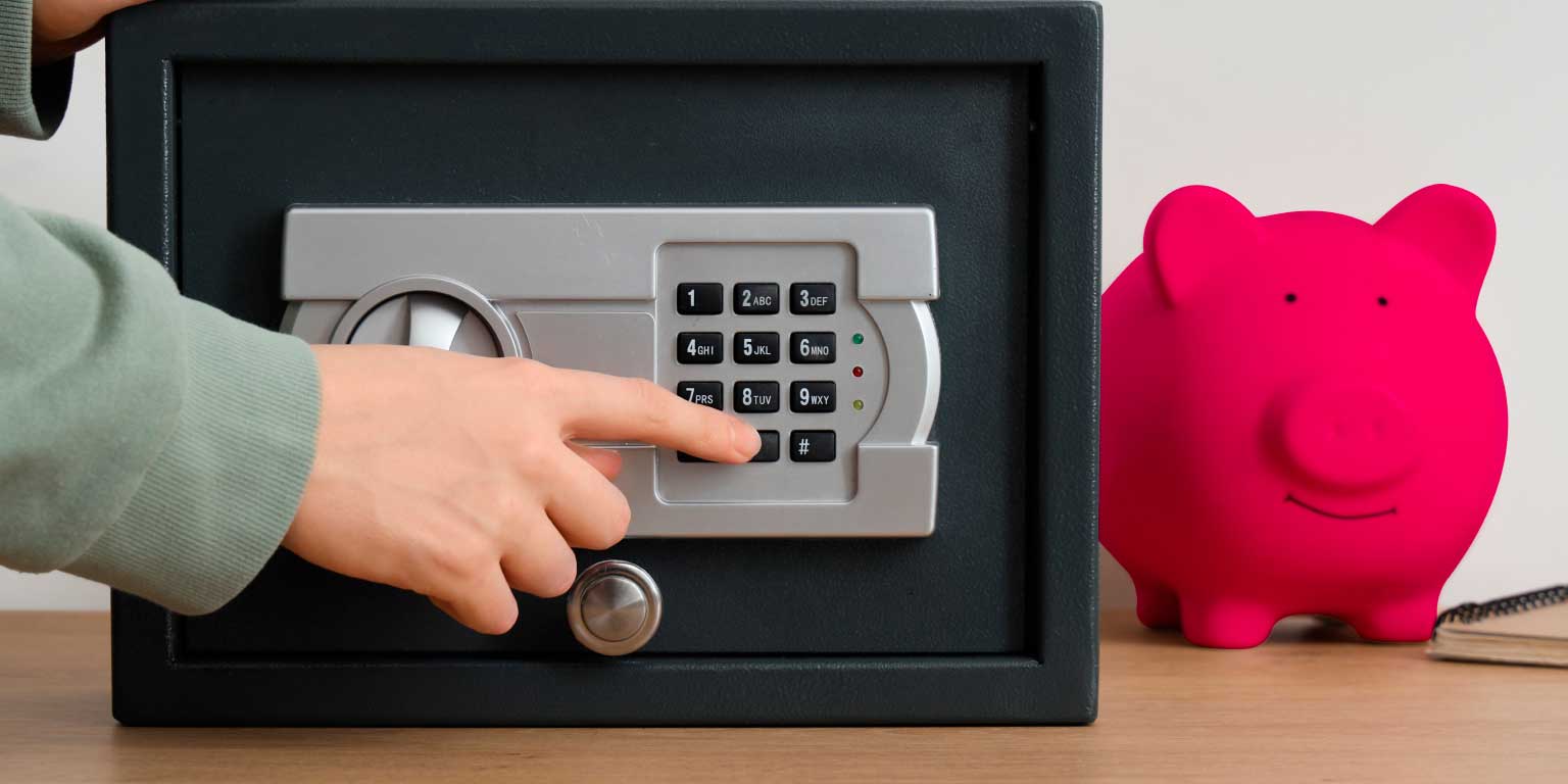Proteger tu dinero no es meterlo en una caja fuerte. Conoce cómo funcionan los certificados de depósito.