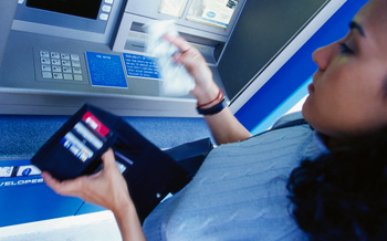 Evita el skimming y scanning en tus operaciones bancarias