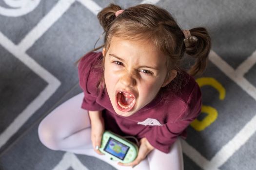 Aprende a establecer límites y aprende a reaccionar cuando tu hijo te desafíe.