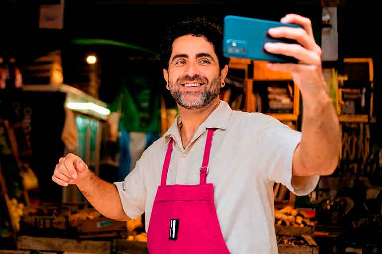 Ideas de emprendimientos de negocios digitales y ventas en línea.